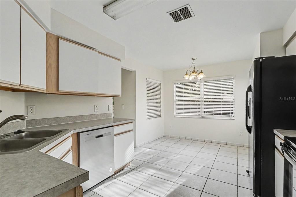 For Sale: $299,900 (3 beds, 2 baths, 1346 Square Feet)