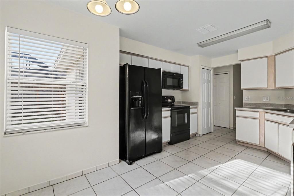 For Sale: $299,900 (3 beds, 2 baths, 1346 Square Feet)
