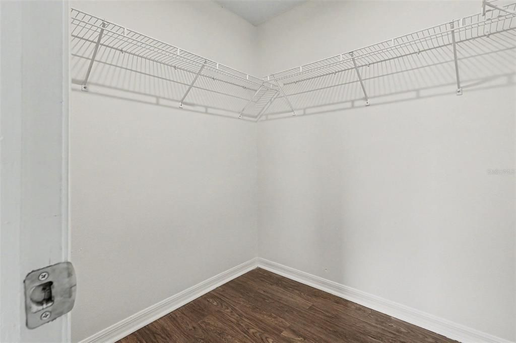 For Sale: $299,900 (3 beds, 2 baths, 1346 Square Feet)
