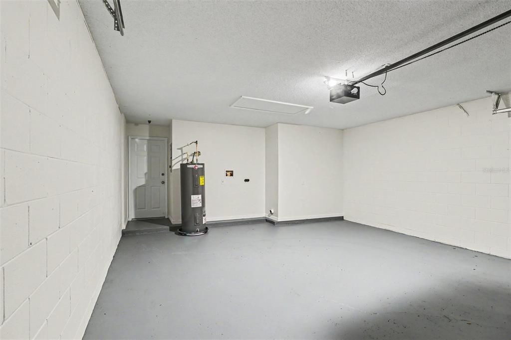 For Sale: $299,900 (3 beds, 2 baths, 1346 Square Feet)