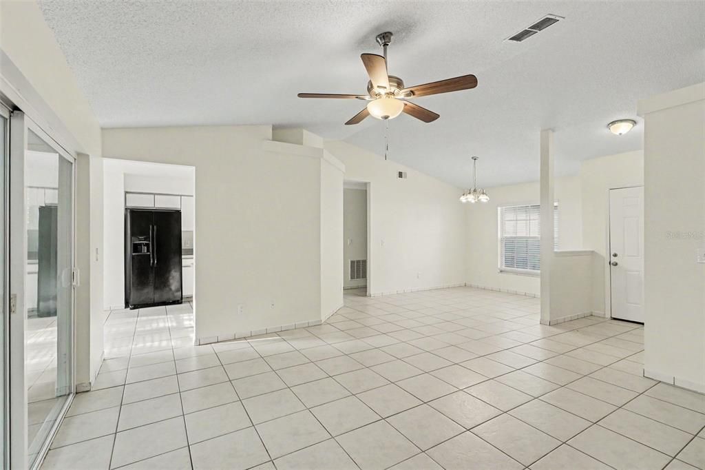 For Sale: $299,900 (3 beds, 2 baths, 1346 Square Feet)
