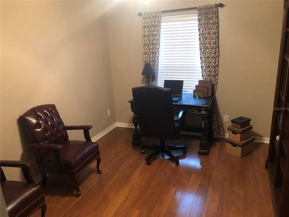 For Rent: $2,100 (3 beds, 2 baths, 1602 Square Feet)