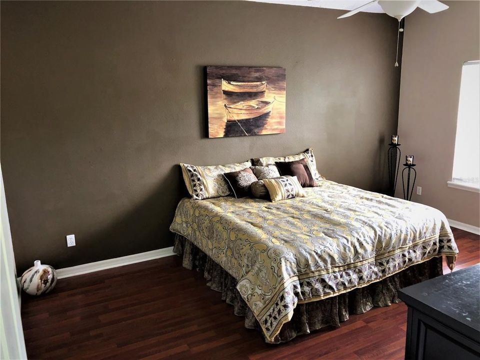 For Rent: $2,100 (3 beds, 2 baths, 1602 Square Feet)
