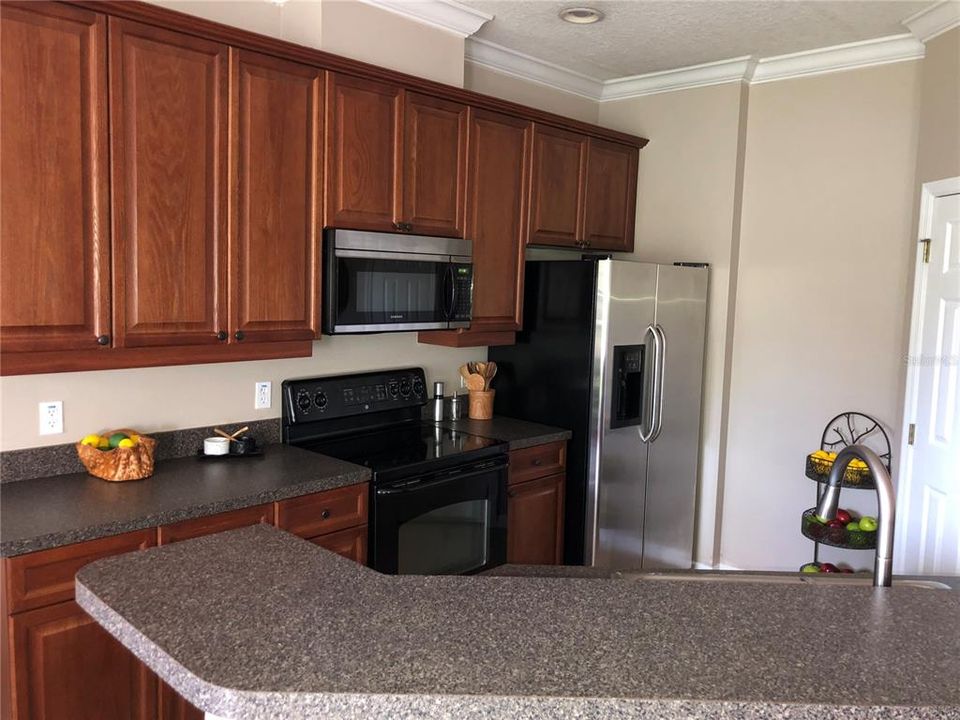 For Rent: $2,100 (3 beds, 2 baths, 1602 Square Feet)