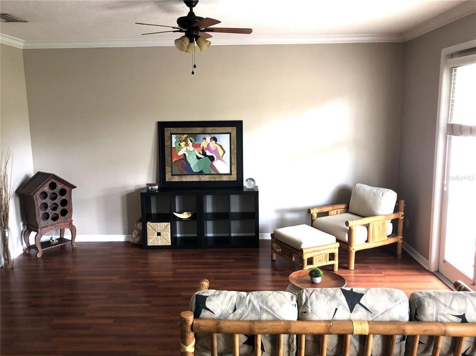 For Rent: $2,100 (3 beds, 2 baths, 1602 Square Feet)