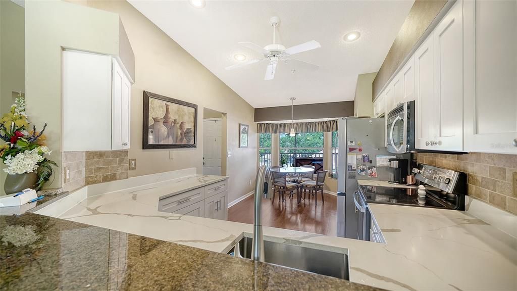 En Venta: $425,000 (2 camas, 2 baños, 1661 Pies cuadrados)