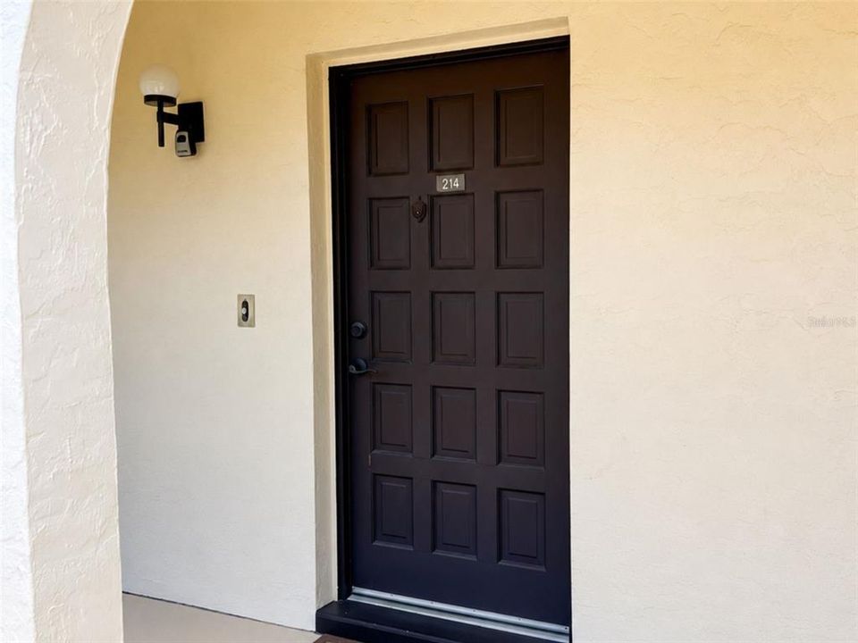 For Rent: $1,600 (2 beds, 1 baths, 857 Square Feet)