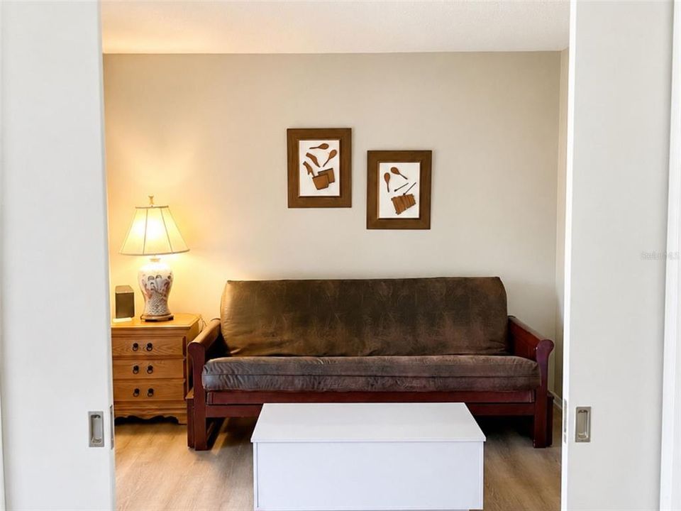For Rent: $1,600 (2 beds, 1 baths, 857 Square Feet)