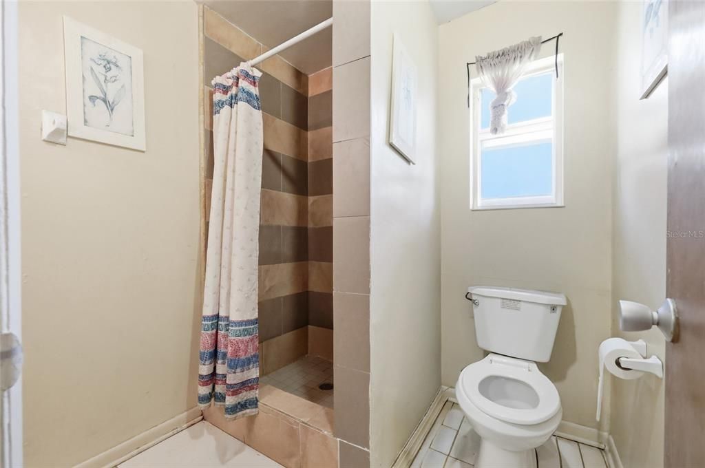 En Venta: $250,000 (3 camas, 2 baños, 1650 Pies cuadrados)