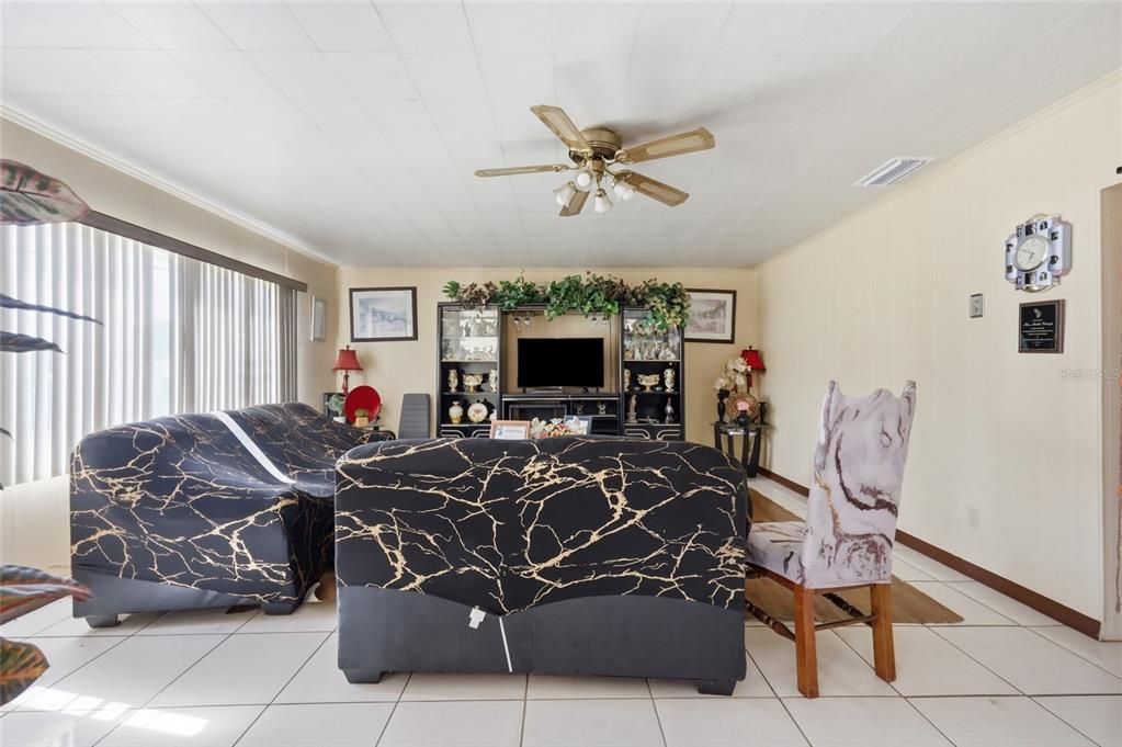 En Venta: $250,000 (3 camas, 2 baños, 1650 Pies cuadrados)