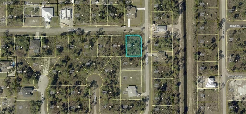 На продажу: $18,900 (0.26 acres)