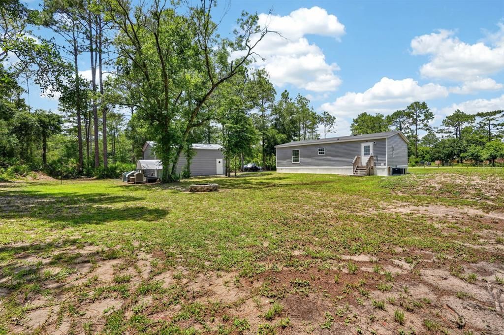 For Sale: $300,000 (2 beds, 2 baths, 1040 Square Feet)