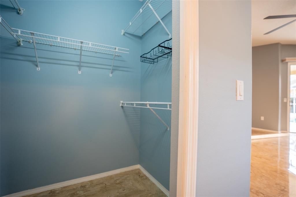 En Venta: $619,900 (5 camas, 3 baños, 2829 Pies cuadrados)