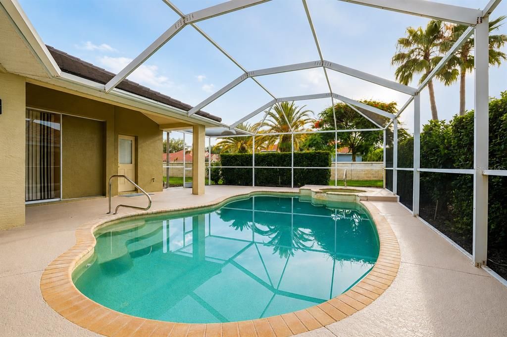 En Venta: $619,900 (5 camas, 3 baños, 2829 Pies cuadrados)