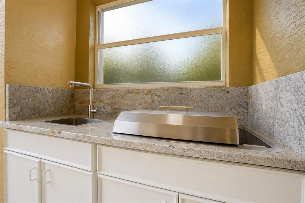 En Venta: $619,900 (5 camas, 3 baños, 2829 Pies cuadrados)