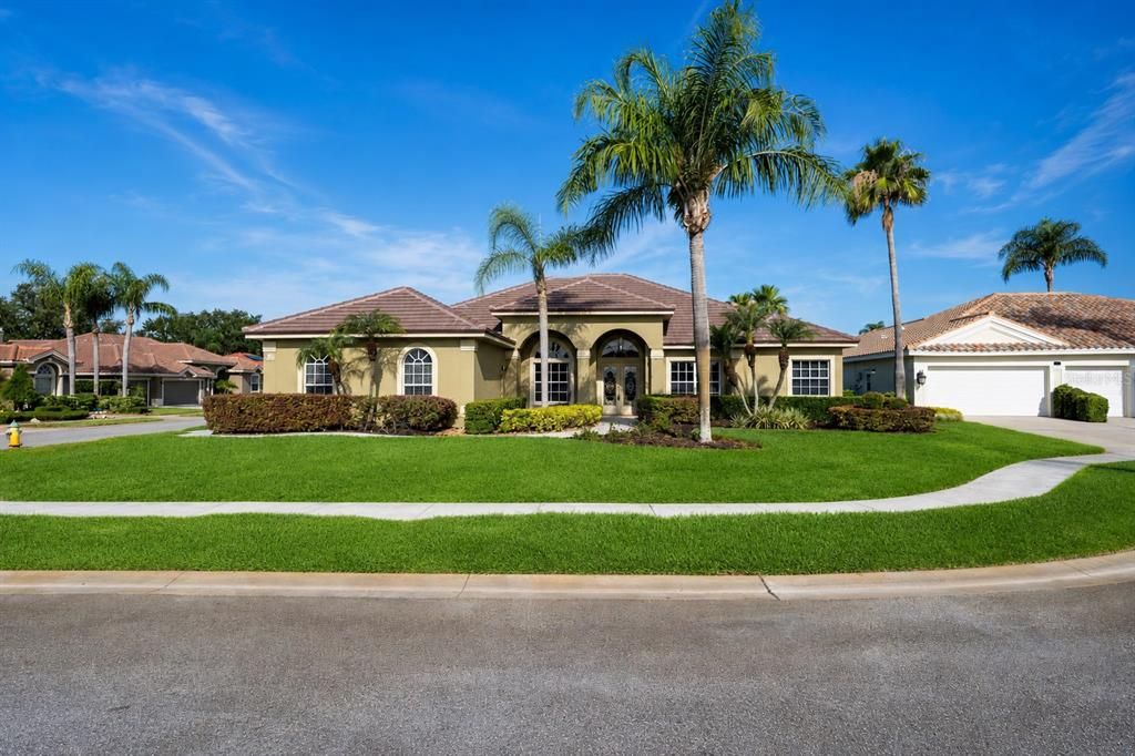 En Venta: $619,900 (5 camas, 3 baños, 2829 Pies cuadrados)