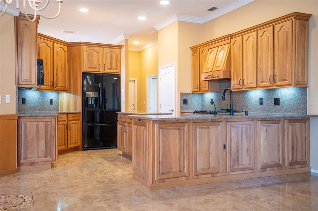 En Venta: $619,900 (5 camas, 3 baños, 2829 Pies cuadrados)