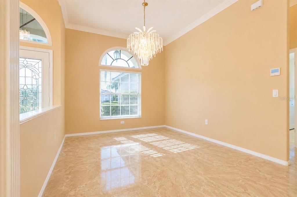 En Venta: $619,900 (5 camas, 3 baños, 2829 Pies cuadrados)