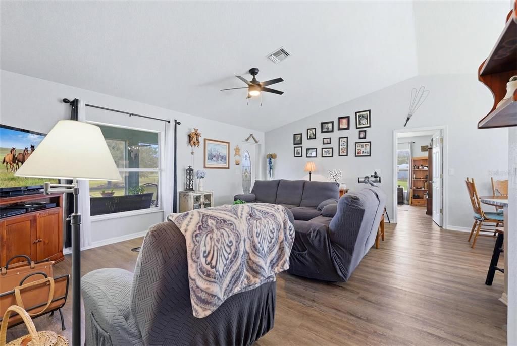 En Venta: $674,000 (3 camas, 2 baños, 1288 Pies cuadrados)