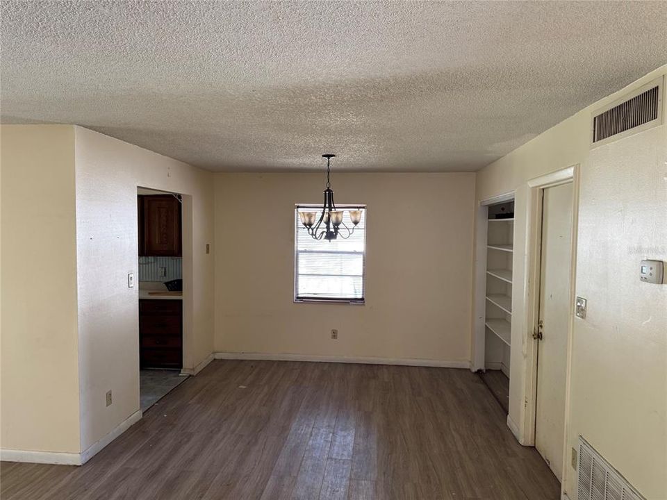 For Sale: $328,000 (4 beds, 2 baths, 1332 Square Feet)