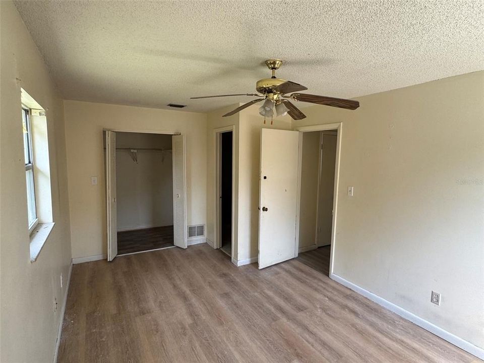 For Sale: $328,000 (4 beds, 2 baths, 1332 Square Feet)