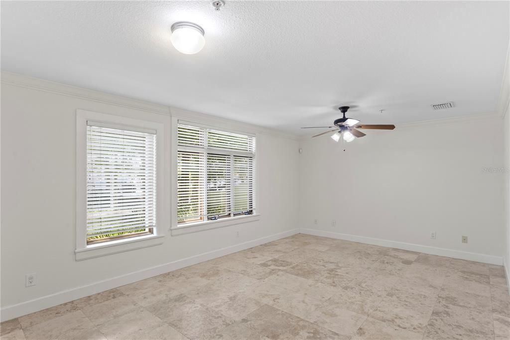 En Venta: $749,900 (3 camas, 3 baños, 2895 Pies cuadrados)