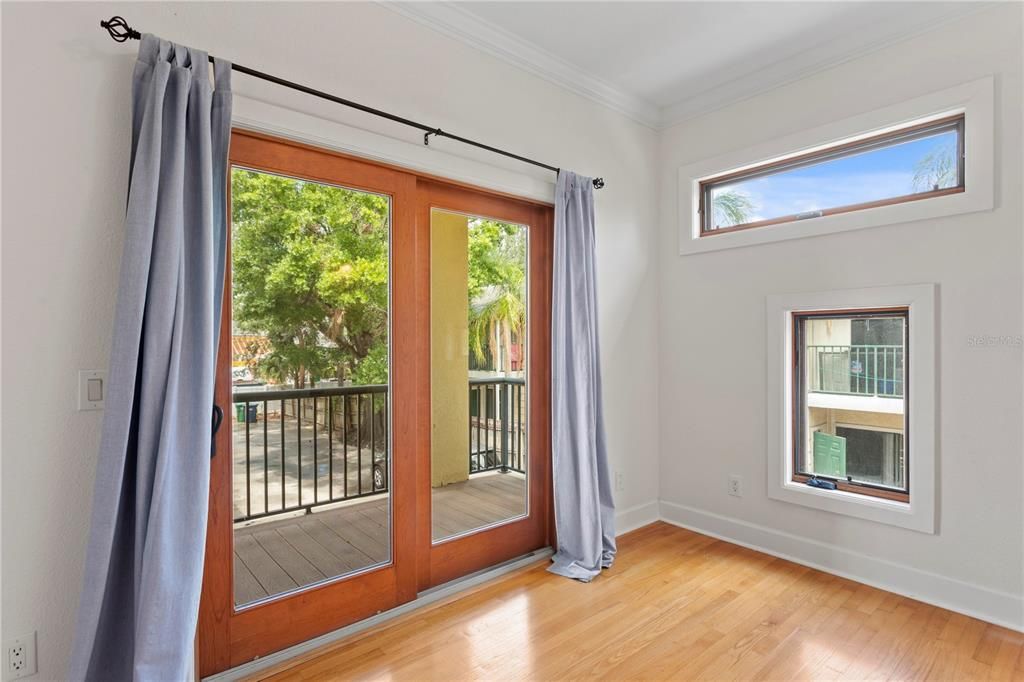 En Venta: $749,900 (3 camas, 3 baños, 2895 Pies cuadrados)
