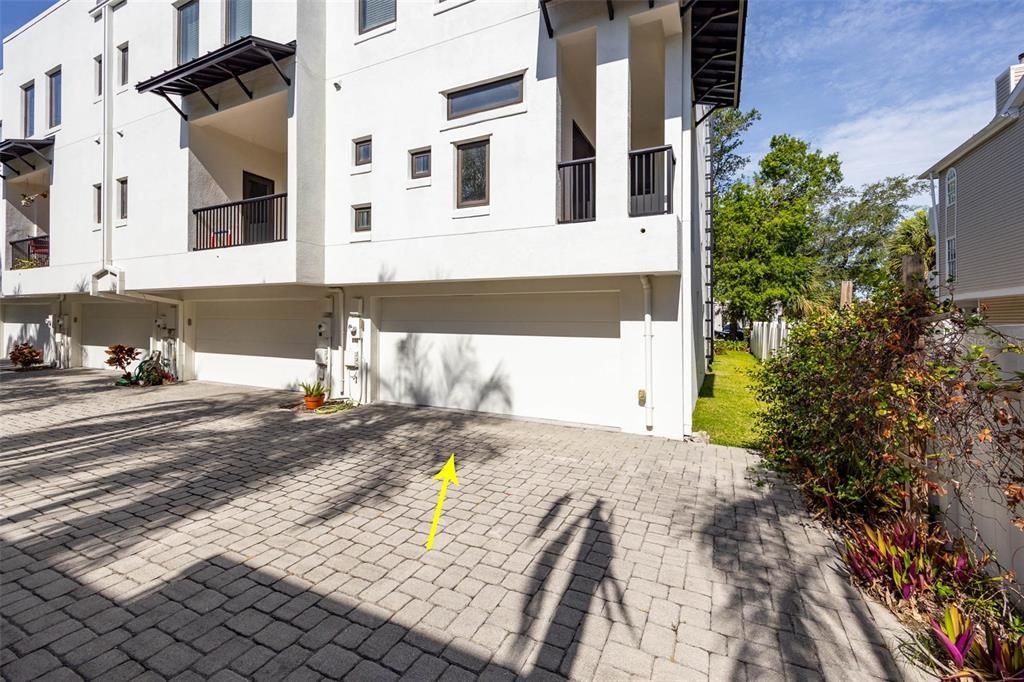 En Venta: $749,900 (3 camas, 3 baños, 2895 Pies cuadrados)