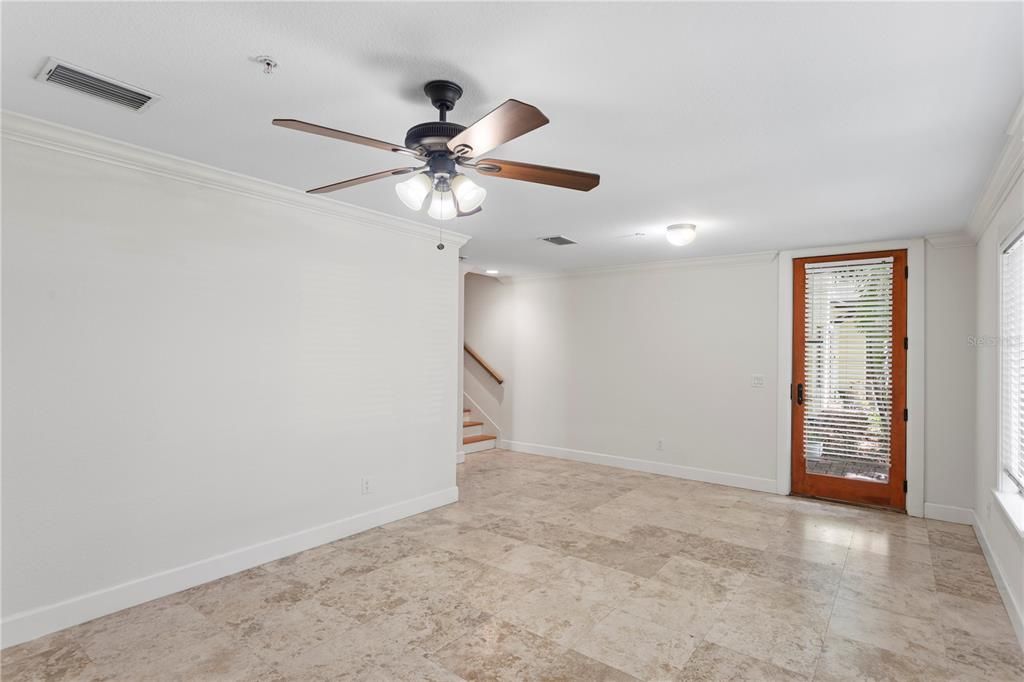 En Venta: $749,900 (3 camas, 3 baños, 2895 Pies cuadrados)