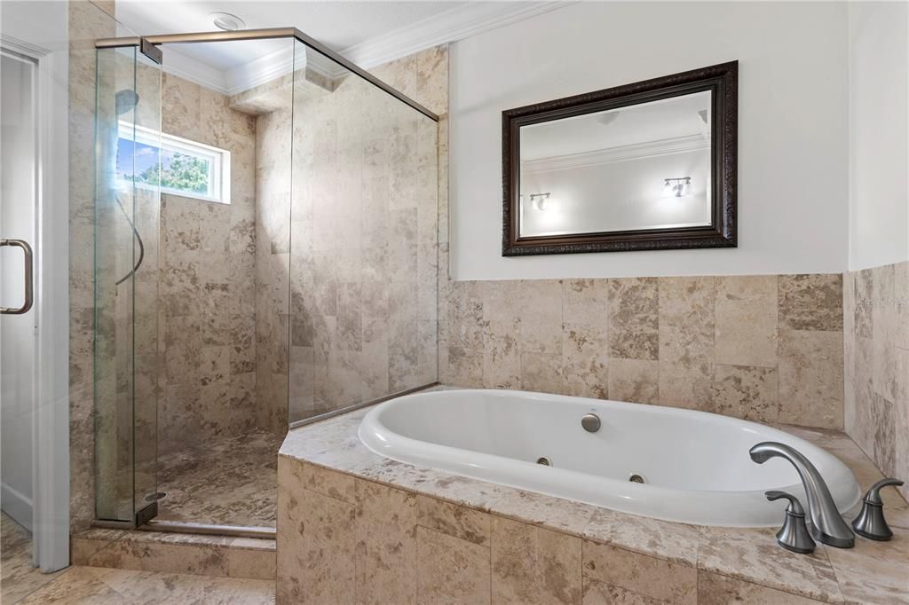 En Venta: $749,900 (3 camas, 3 baños, 2895 Pies cuadrados)