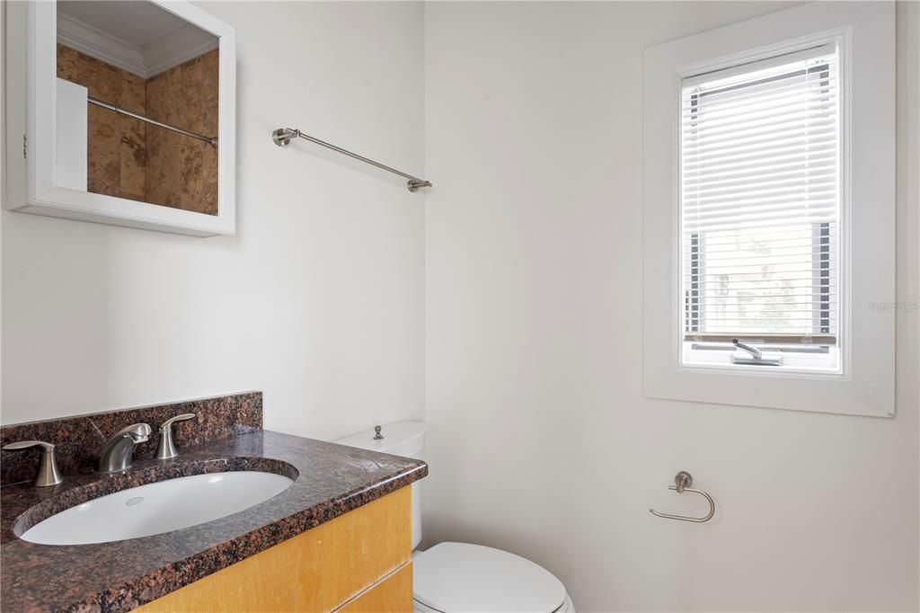 En Venta: $749,900 (3 camas, 3 baños, 2895 Pies cuadrados)