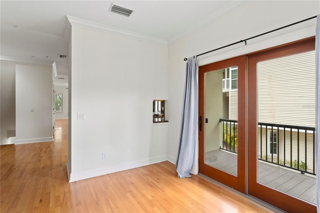 En Venta: $749,900 (3 camas, 3 baños, 2895 Pies cuadrados)