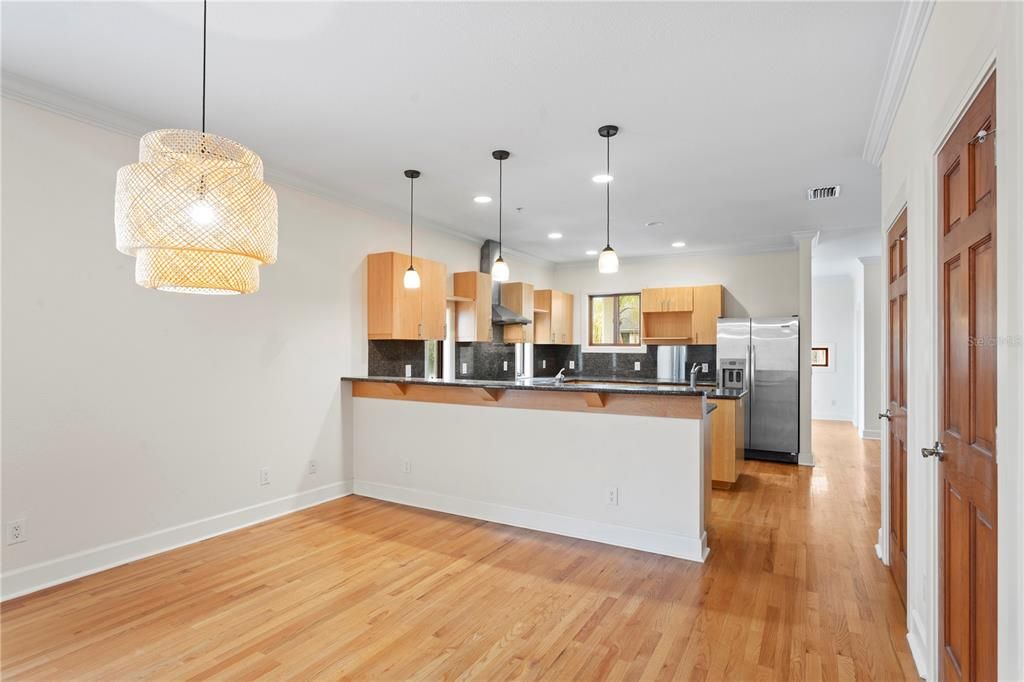 En Venta: $749,900 (3 camas, 3 baños, 2895 Pies cuadrados)