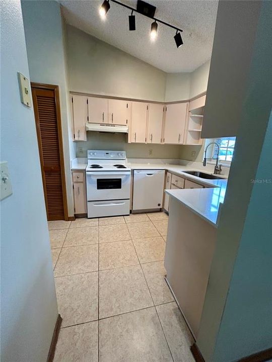 En Renta: $1,925 (3 camas, 2 baños, 1168 Pies cuadrados)