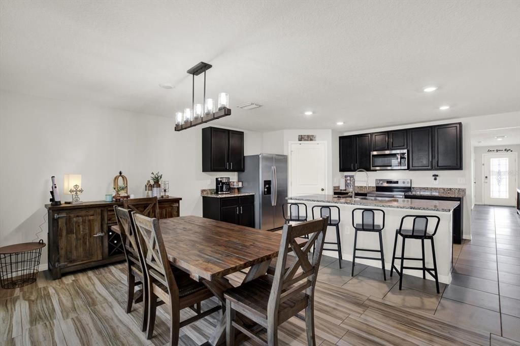 For Sale: $340,000 (4 beds, 2 baths, 1828 Square Feet)
