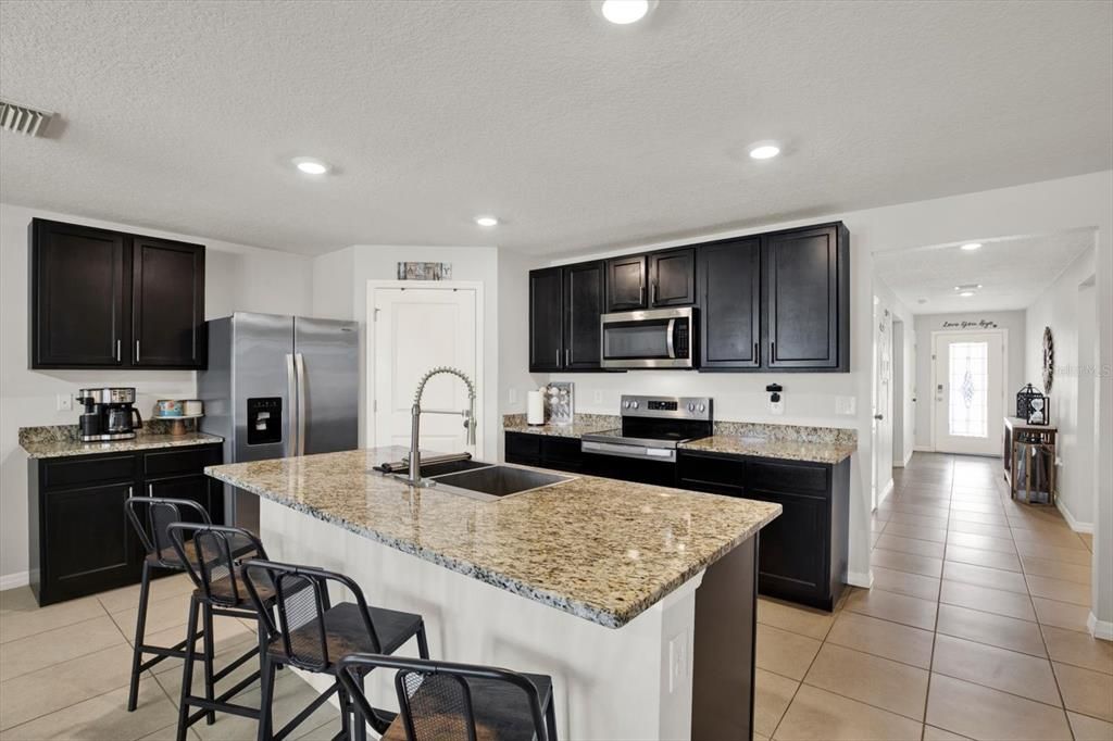For Sale: $340,000 (4 beds, 2 baths, 1828 Square Feet)