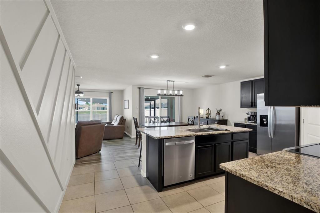 For Sale: $340,000 (4 beds, 2 baths, 1828 Square Feet)