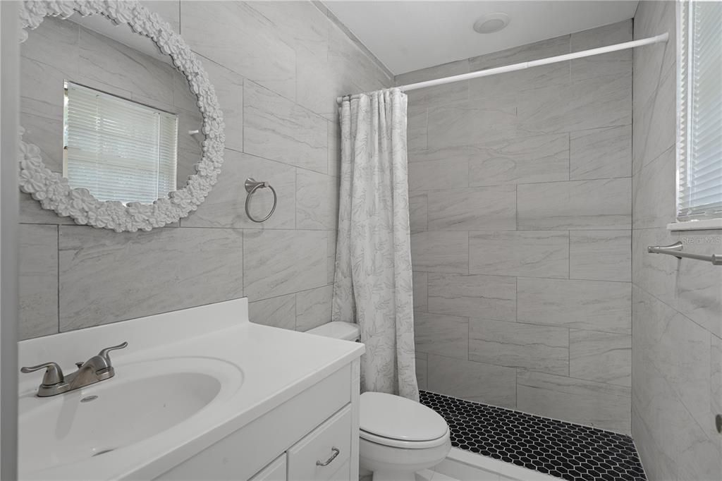 For Rent: $1,800 (2 beds, 2 baths, 1364 Square Feet)