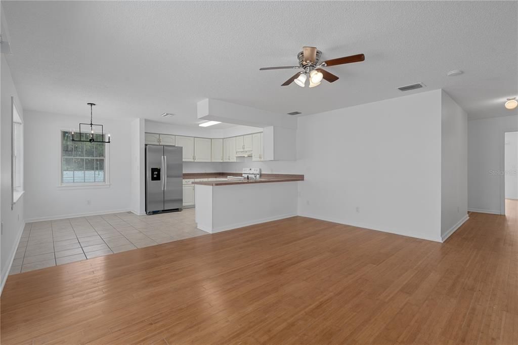 For Rent: $1,800 (2 beds, 2 baths, 1364 Square Feet)