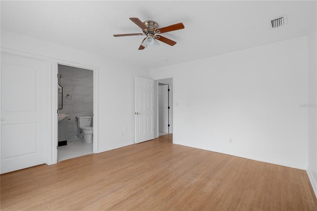 For Rent: $1,800 (2 beds, 2 baths, 1364 Square Feet)