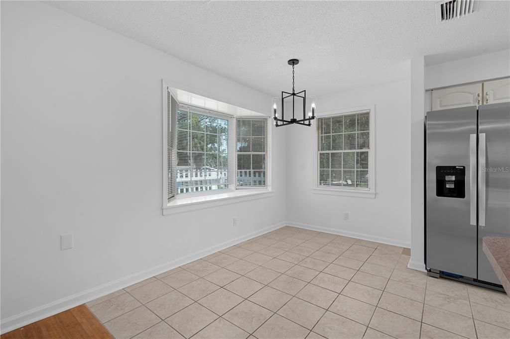For Rent: $1,800 (2 beds, 2 baths, 1364 Square Feet)