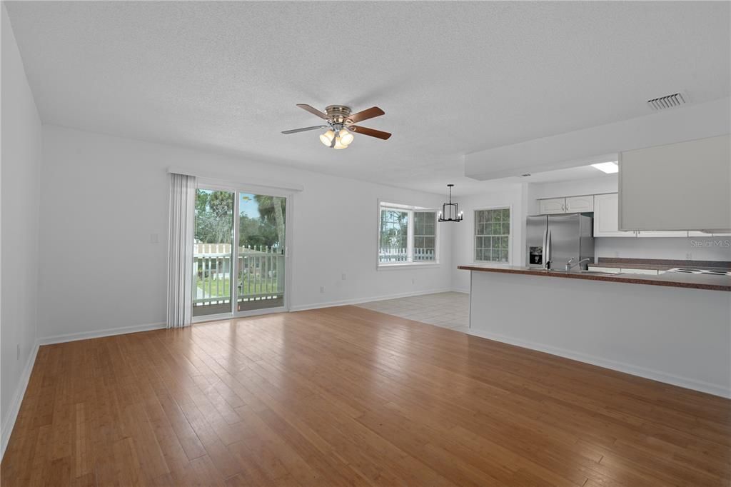 For Rent: $1,800 (2 beds, 2 baths, 1364 Square Feet)