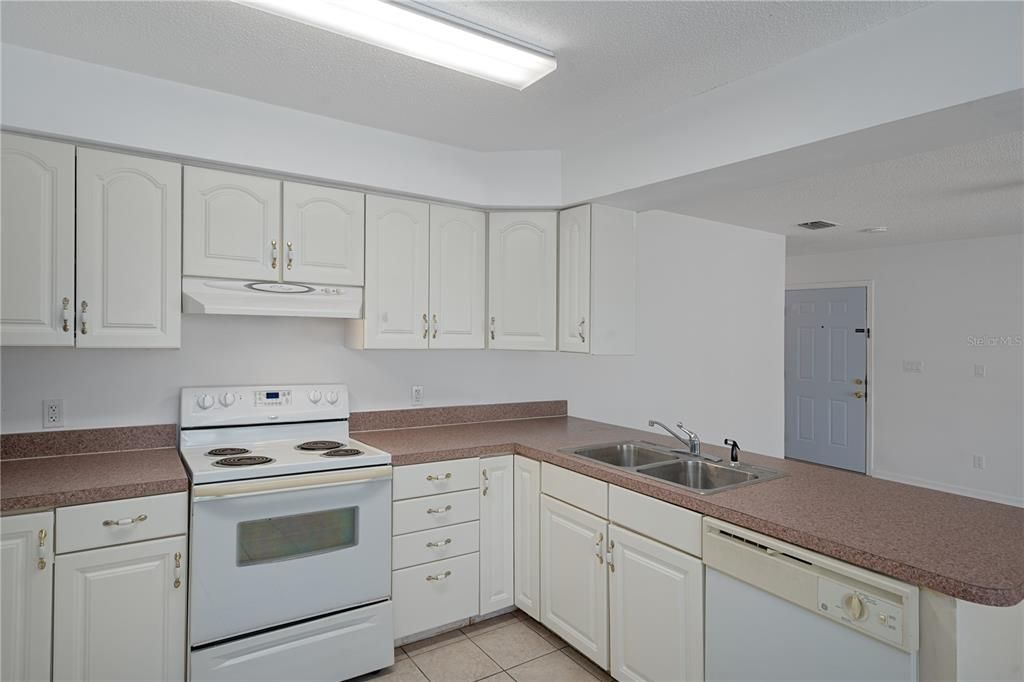For Rent: $1,800 (2 beds, 2 baths, 1364 Square Feet)