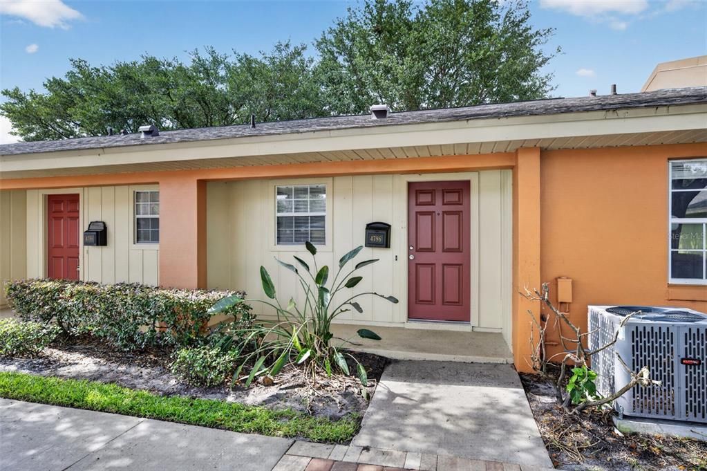 For Rent: $1,600 (2 beds, 2 baths, 1058 Square Feet)