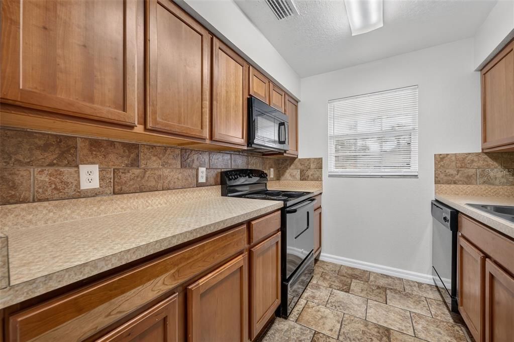 For Rent: $1,600 (2 beds, 2 baths, 1058 Square Feet)