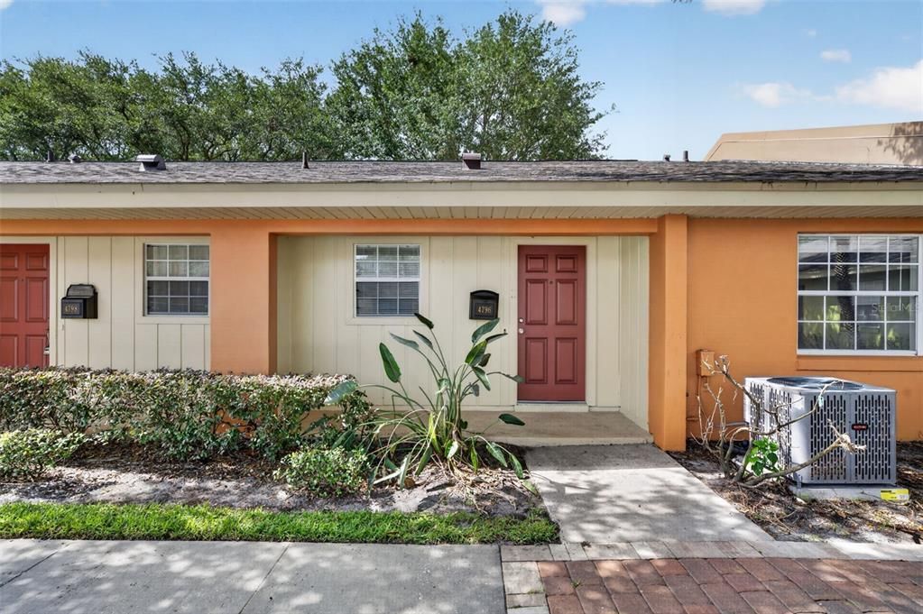 For Rent: $1,600 (2 beds, 2 baths, 1058 Square Feet)