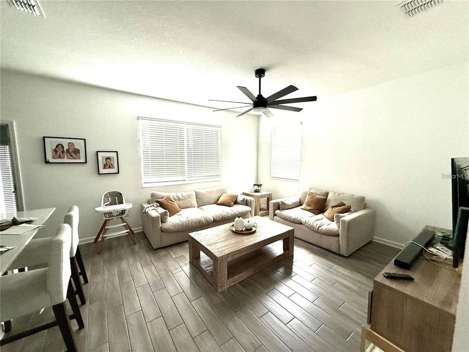 En Venta: $385,000 (3 camas, 2 baños, 1755 Pies cuadrados)