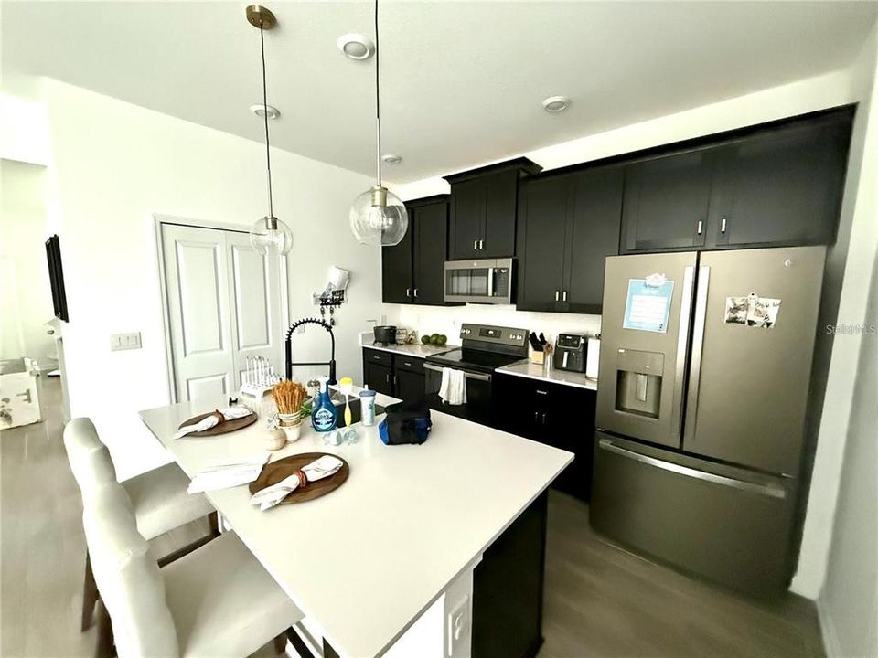 En Venta: $385,000 (3 camas, 2 baños, 1755 Pies cuadrados)