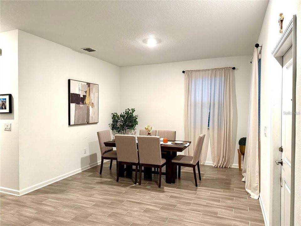 En Venta: $385,000 (3 camas, 2 baños, 1755 Pies cuadrados)