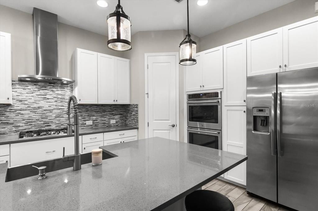 For Sale: $850,000 (4 beds, 3 baths, 2418 Square Feet)